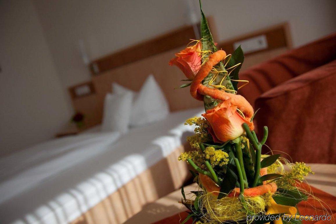 Hotel Zeller'S Quartier Königsbrunn Habitación foto