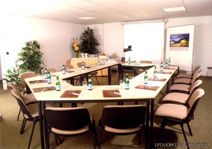 Hotel Zeller'S Quartier Königsbrunn Facilidades foto