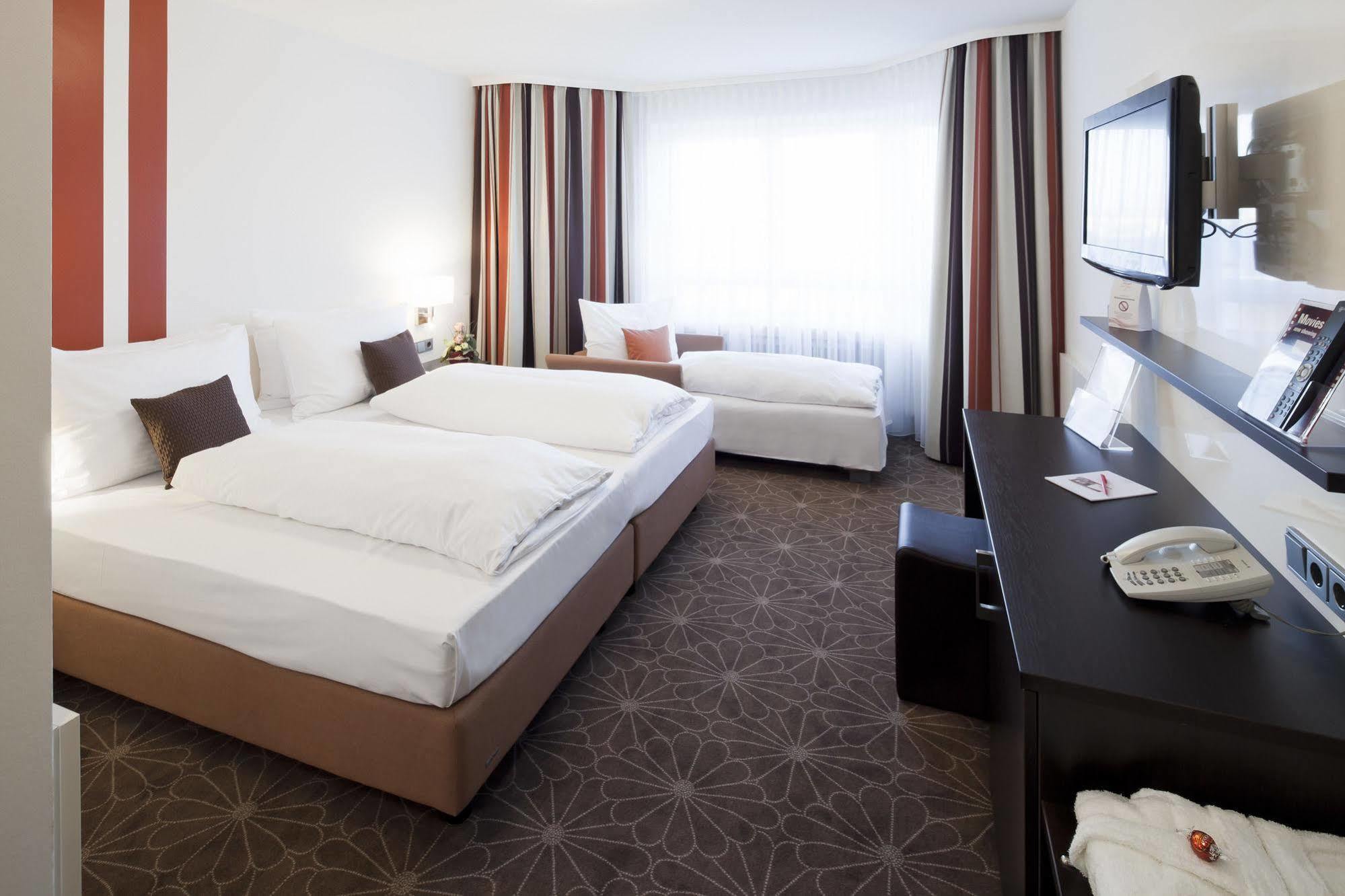 Hotel Zeller'S Quartier Königsbrunn Habitación foto